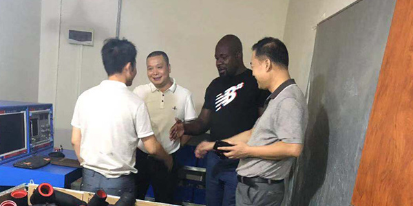 非洲友人來(lái)公司實(shí)地考察，并簽訂外貿訂單