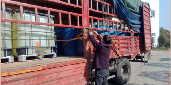 抗擊疫情，德樂(lè )電力捐贈10噸消毒液！